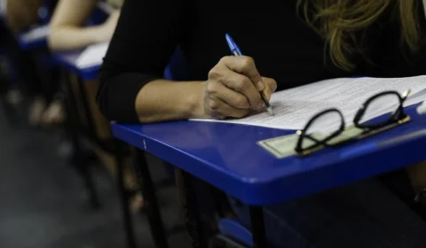 Concursos públicos: relatório do PLOA prevê 55 mil vagas para 2023 no Brasil