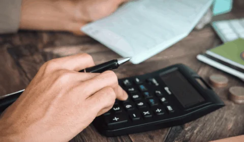 Endividamento das famílias brasileiras atinge 78,9% em novembro, revela CNC