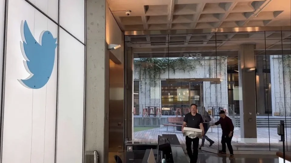 Elon Musk diz no Twitter que compra da rede social ‘não é para fazer dinheiro’