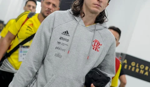 Filipe Luís de 37 anos deve renovar por mais um ano com Flamengo