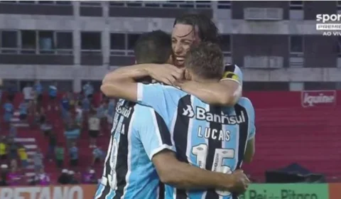 Grêmio garante retorno à Série A após vitória por 3 a 0 sobre Náutico pela Série B