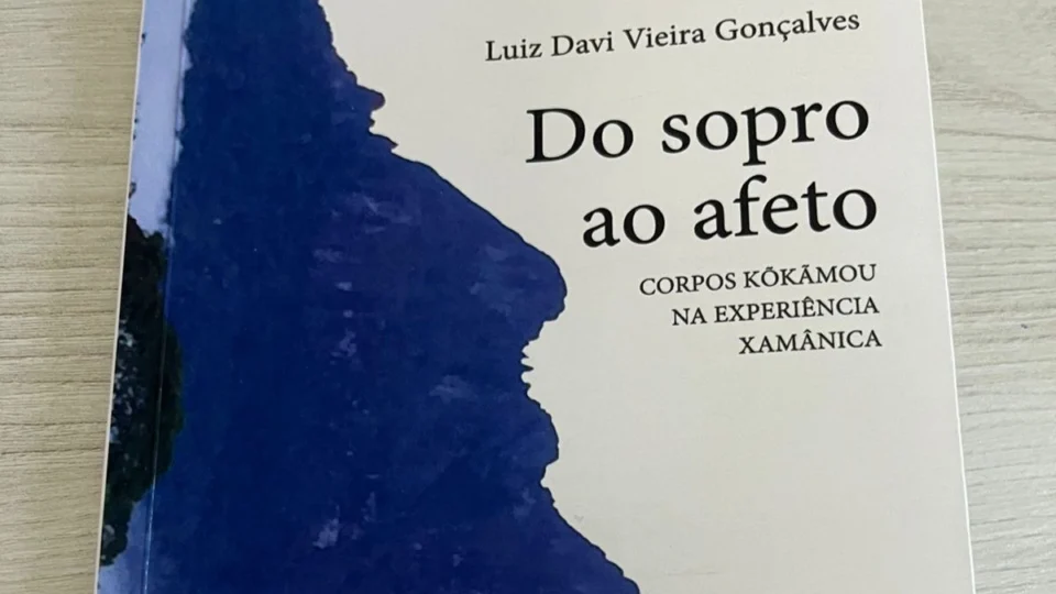 Livro sobre vivência xamânica com os Yanomani é lançado em Manaus