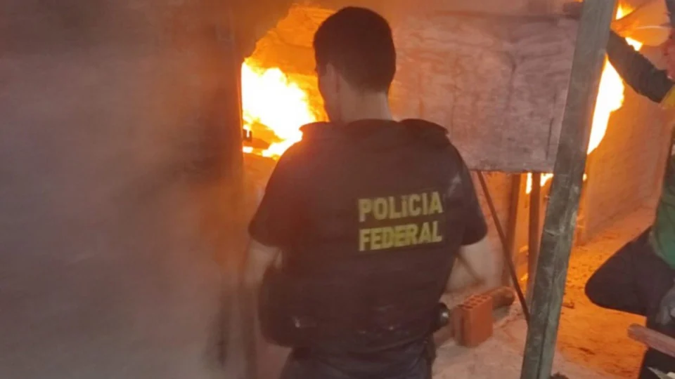 No Acre, 1 tonelada de drogas é incinerada pela Polícia Federal