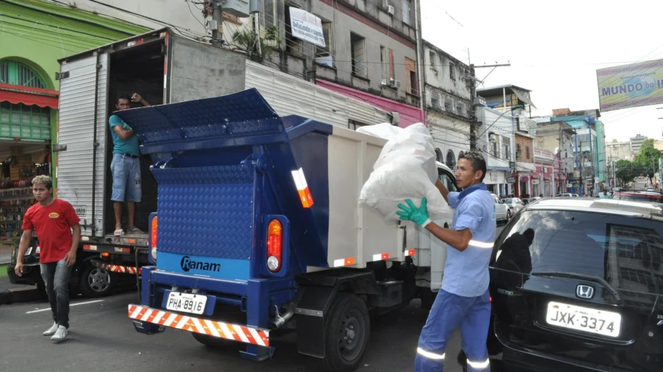 Sine Amazonas oferta 80 vagas de emprego para Agente de Coleta de Lixo