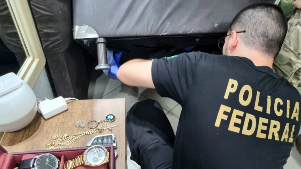 Polícia Federal do AM prende dois foragidos da operação Fair Play