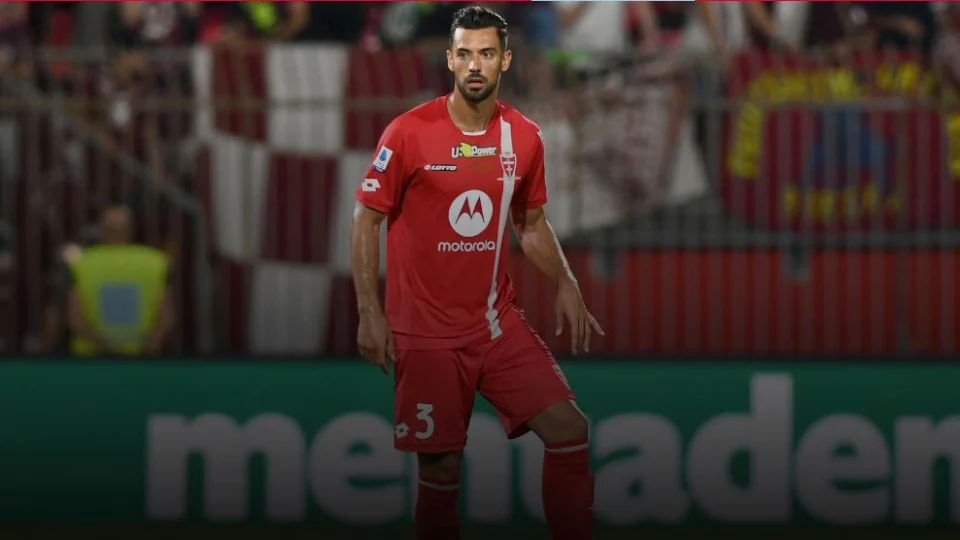 Ex-zagueiro do Flamengo Pablo Marí sofre ataque e é esfaqueado por homem na Itália