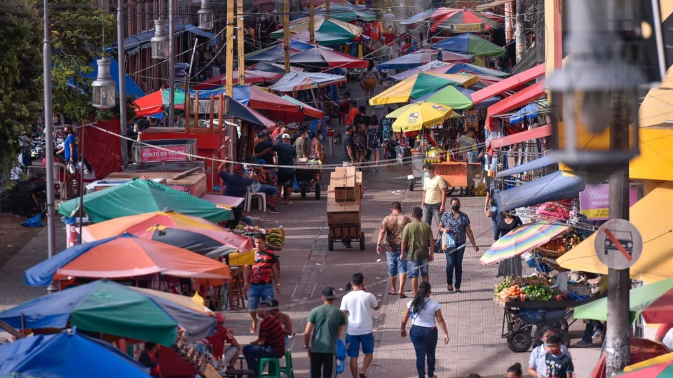 Confira horário do comércio no feriado do Dia do Trabalhador em Manaus