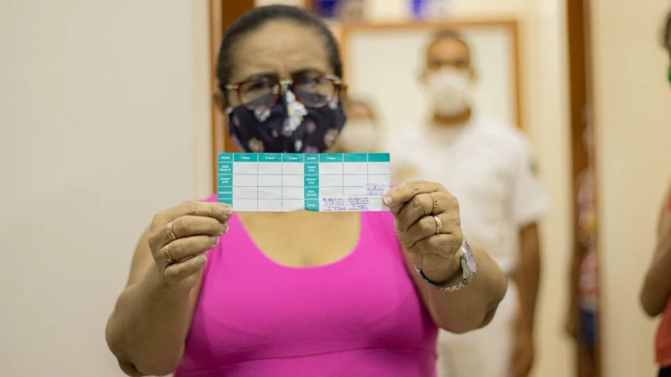 Covid-19: 80% dos internados estão com esquema vacinal incompleto no AM
