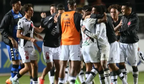 Após vencer Operário e empate de Cruzeiro e Ituano, Vasco tem 70% de chance de subir à Série A
