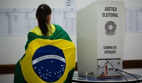 Encerra votação para presidente do Brasil no exterior