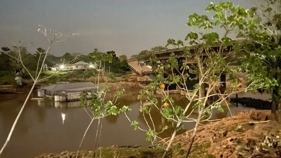 Após ponte desabar na BR-319, famílias do AM serão desapropriadas, diz Dnit