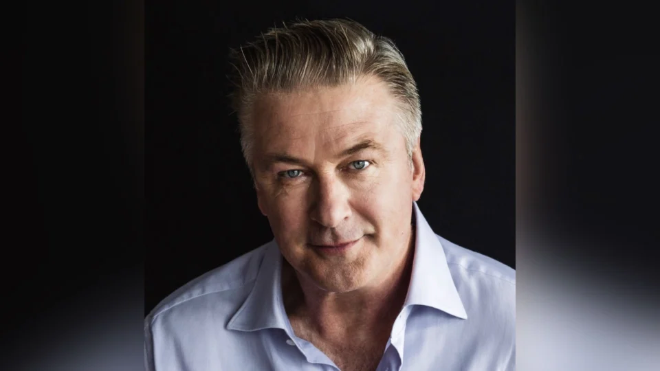 Ator Alec Baldwin fecha acordo com a família de Halyna Hutchins