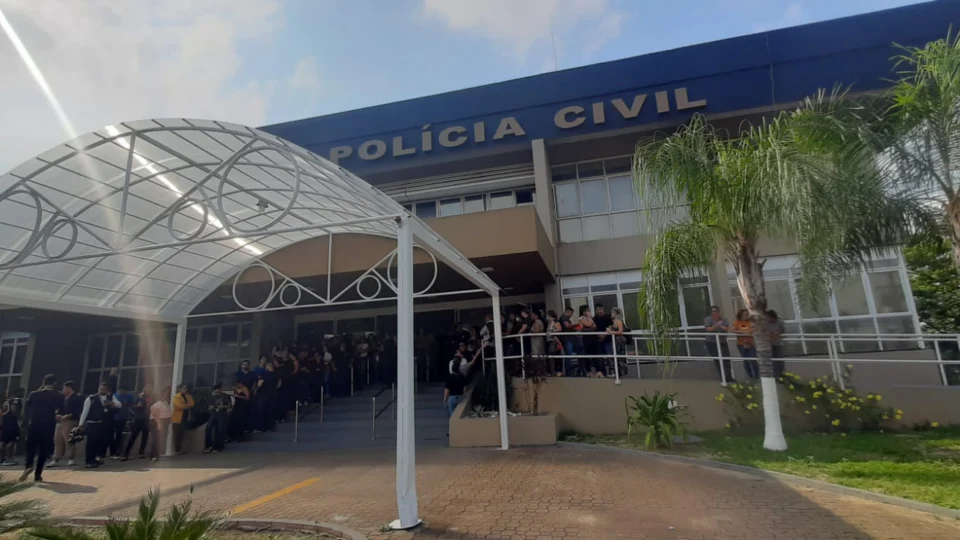 Delegado Aldeney Goes recebe homenagem na Delegacia Geral, em Manaus