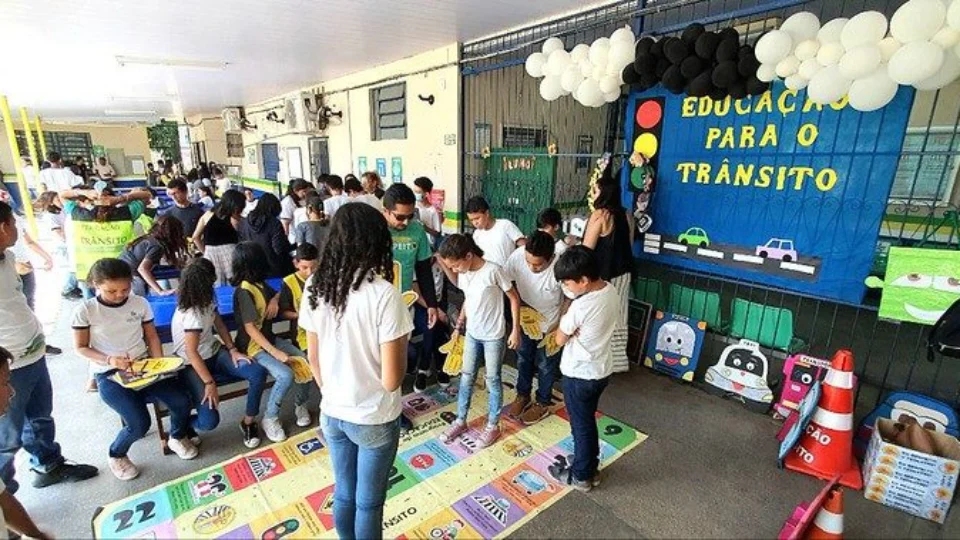 IMMU ensina regras de trânsito para alunos de escola da Zona Sul de Manaus