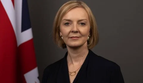 Liz Truss renuncia ao cargo de primeira-ministra do Reino Unido