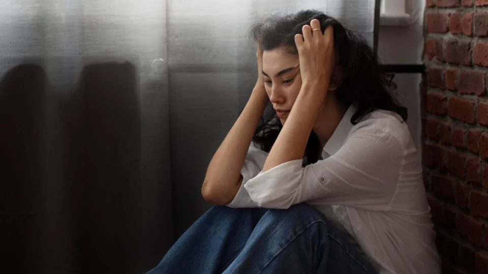 Falta de sono causa ansiedade, estresse e envelhecimento precoce, diz psicóloga