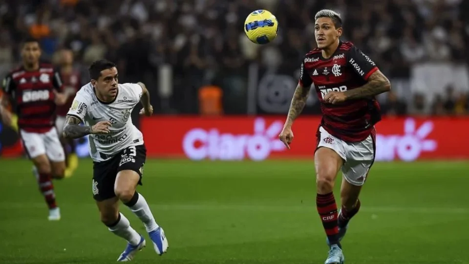 Copa do Brasil: Flamengo e Corinthians decidem título no Maracanã; veja escalações