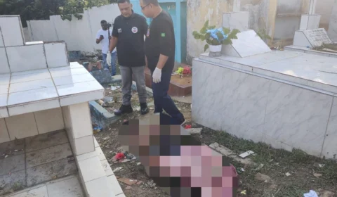 VÍDEO: homem é executado a tiros dentro de cemitério na Zona Sul de Manaus
