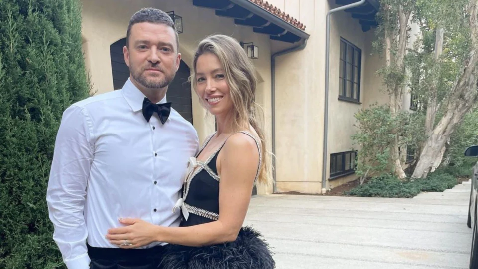 Justin Timberlake celebra aniversário de casamento e diz ’10 anos não bastam’
