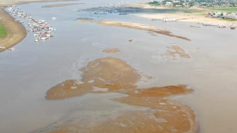 Seca castiga interior do AM e mais de 3 mil pessoas enfrentam escassez de água potável em Tefé