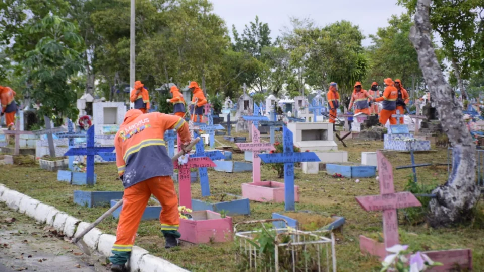 Mais de 500 mil pessoas devem visitar cemitérios de Manaus no Dia de Finados