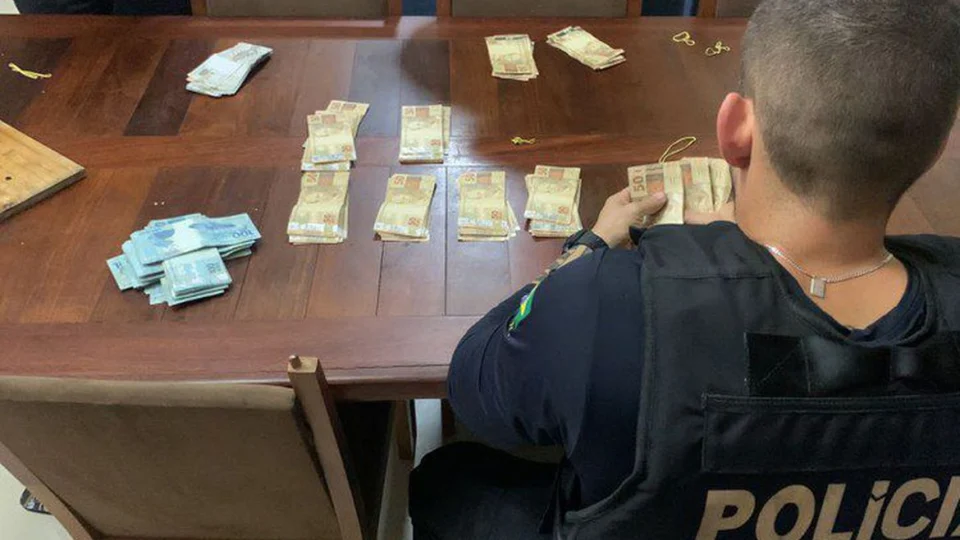 Grupo especializado em contrabando de cigarros é alvo da PF nesta quarta, 26