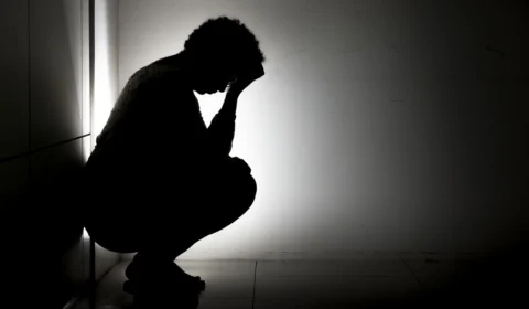 Após comentários racistas, presidente da Câmara de LA deixa cargo nos EUA