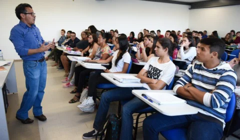 Educação ajuda a acelerar inflação para 0,84% em fevereiro