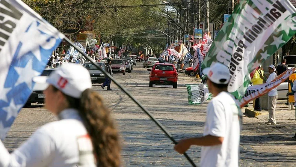 Eleições 2022: propaganda eleitoral nas ruas encerra às 22h deste sábado no Brasil