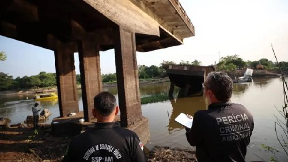 Ponte BR-319: buscas por desaparecidos em ponte no Amazonas entram no 4º dia 