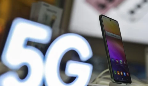 Grupo avalia financiar smartphone e 5G para famílias de baixa renda no Brasil