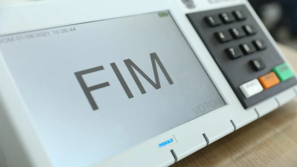 TSE conclui apuração dos votos do primeiro turno para presidente