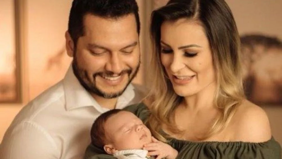 Andressa Urach segue internada em clínica psiquiátrica após surto, diz marido