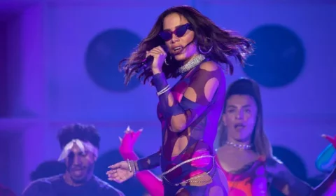 Anitta se torna primeira brasileira a vencer prêmio American Music Awards 2022