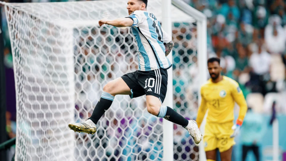 Lionel Messi faz postagem relembrando título da Argentina na Copa do Mundo do Catar