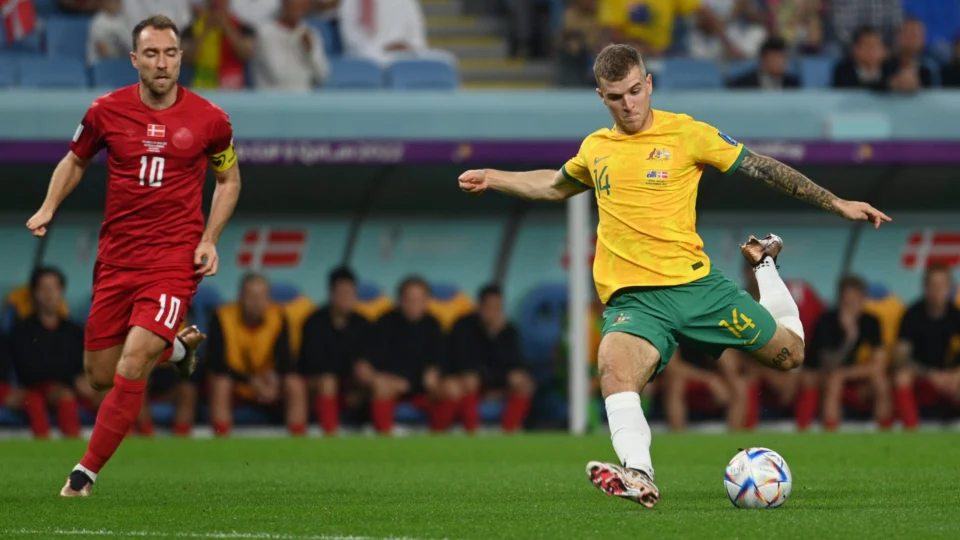 Austrália elimina Dinamarca e volta às oitavas da Copa do Mundo após 16 anos