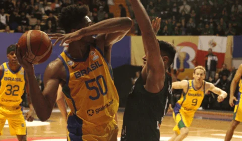 Brasil vence México e fica perto da vaga para Copa do Mundo de basquete