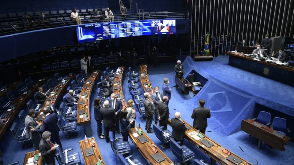 Congresso promulga PEC da Transição com duração de um ano