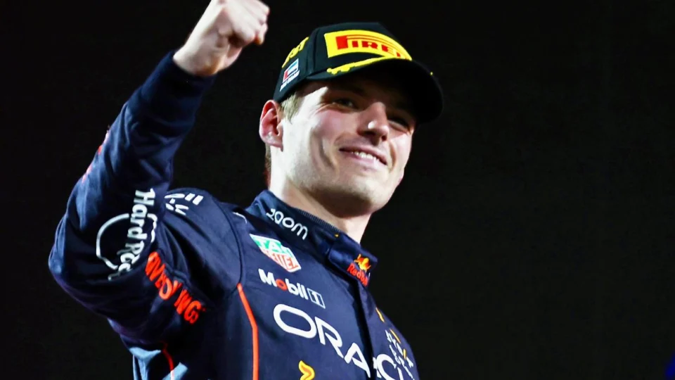 Fórmula 1: Verstappen e Red Bull recebem troféus pelos títulos conquistados em 2022