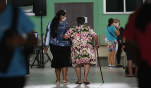 Funati firma parceria com universidade para atender idosos em Manaus