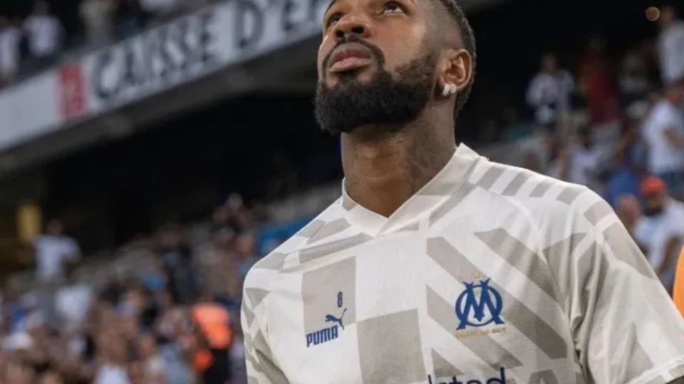 Flamengo deve repatriar volante Gerson