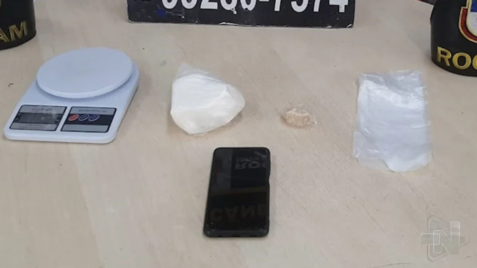 VÍDEO: homem com drogas é preso por policiais da Rocam na Zona Oeste de Manaus