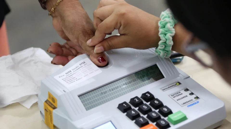 Novos títulos de eleitores podem ser solicitados a partir desta terça-feira