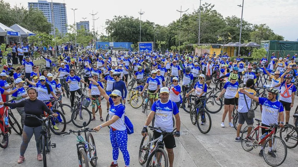 Mais de 1,6 mil ciclistas participam do ‘Pedala Tour’ em Manaus; veja fotos