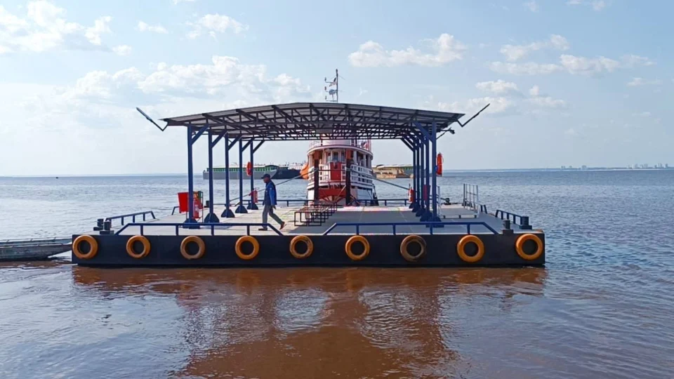 PM é acionada para a retirada de flutuantes do Tarumã, em Manaus