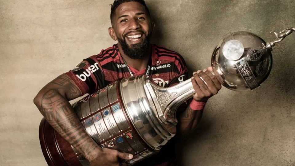 Rodinei deve trocar Flamengo pelo Olympiacos da Grécia