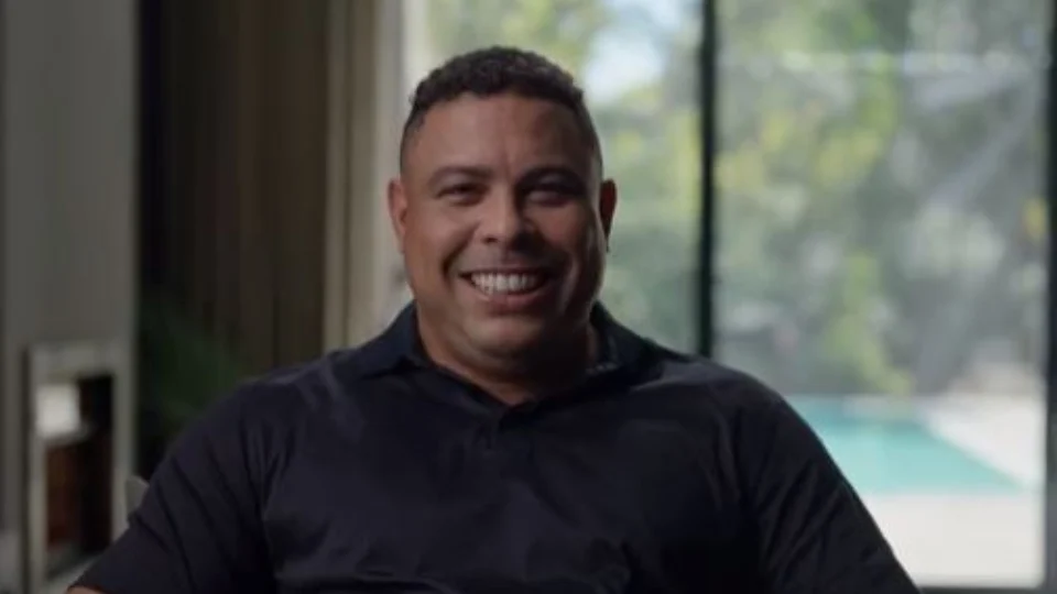 Torcedores do Valladolid protestam contra Ronaldo Fenômeno