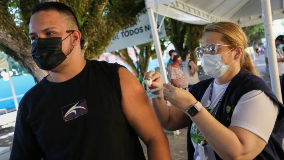 Manaus tem 75 pontos de vacinação contra Covid-19 nesta quarta