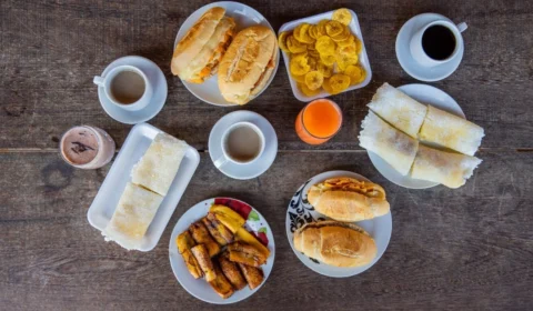 É assim que se faz uma deliciosa tapioca para o café da manhã