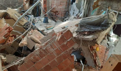 Desabamento de prédio deixa um morto na Favela da Rocinha, no Rio de Janeiro